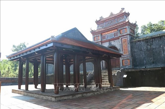 Wooden structure at Empress Dowager Tu Du’s tomb to be dismantled