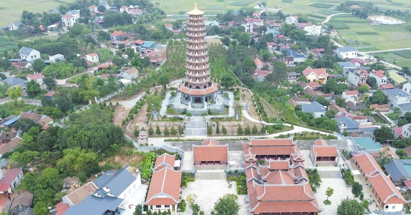 A 300-year-old mountain temple draws pilgrims with rare jade Buddha