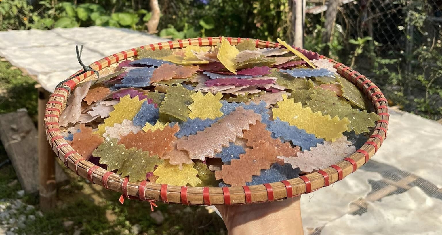 Ethnic Thai specialty becomes hot New Year gift, shipped 500km to Hanoi