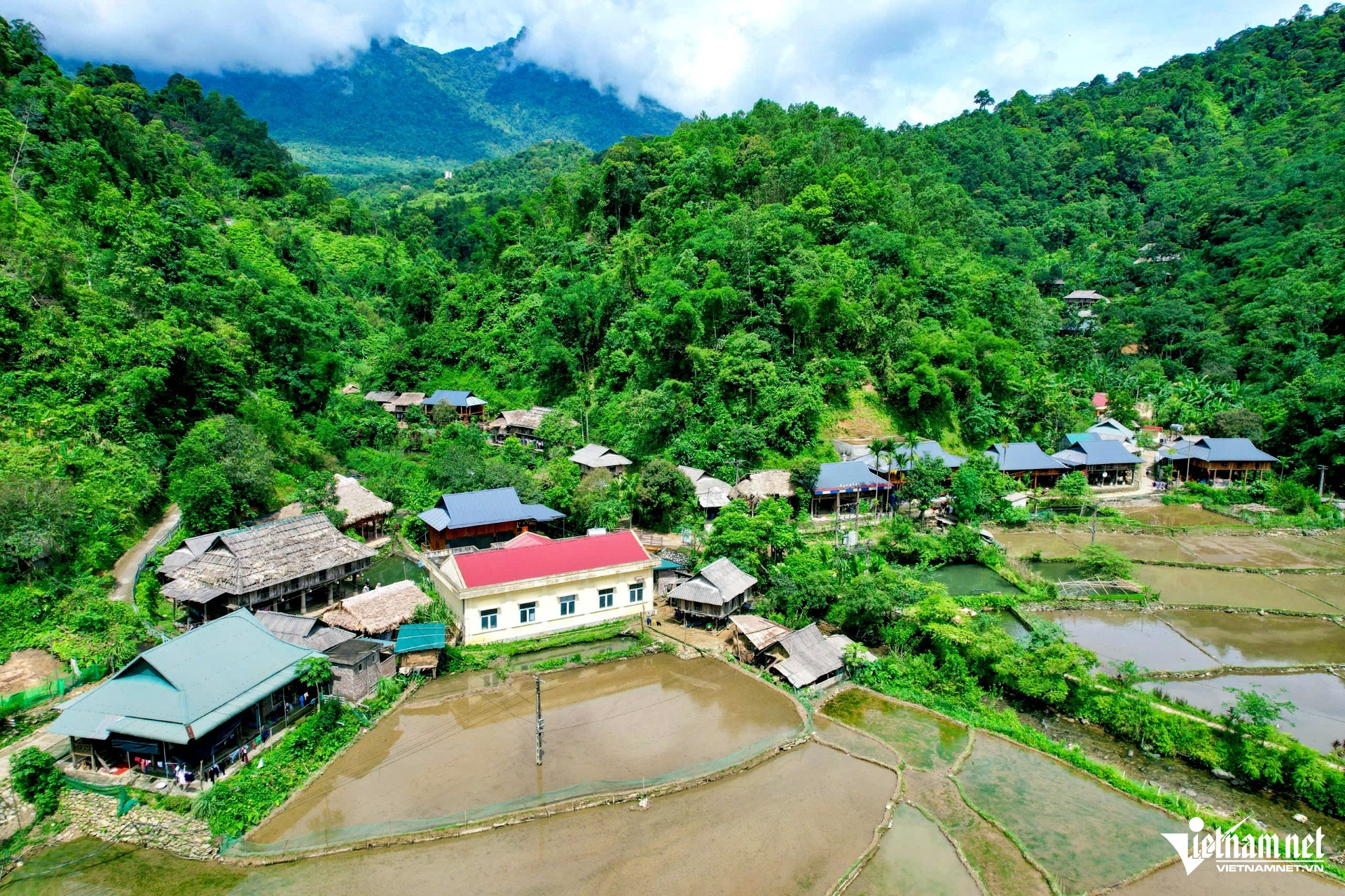 Poor village thrives after developing community-based tourism
