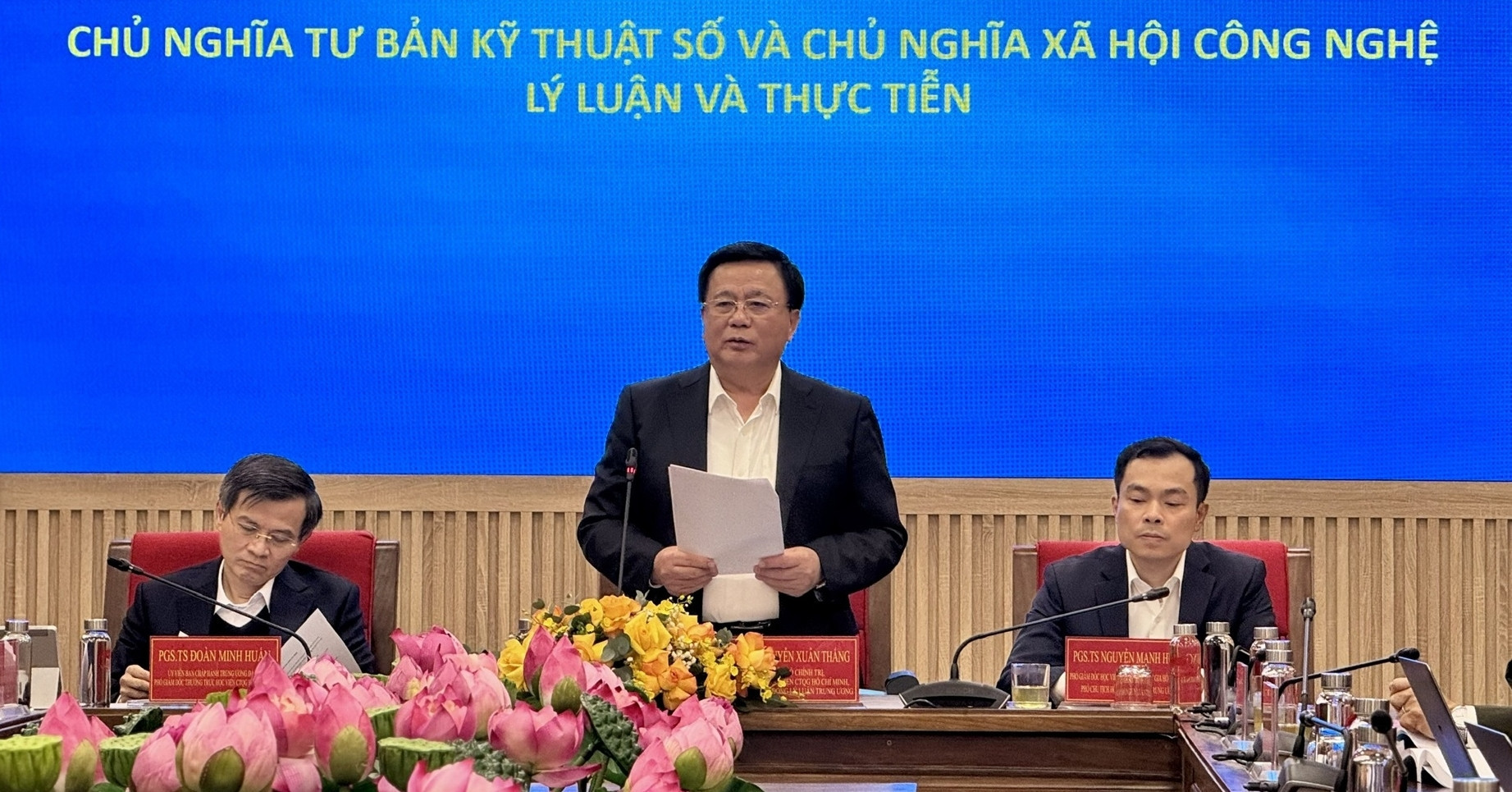 Privatized data, public concern: The paradox of digital capitalism