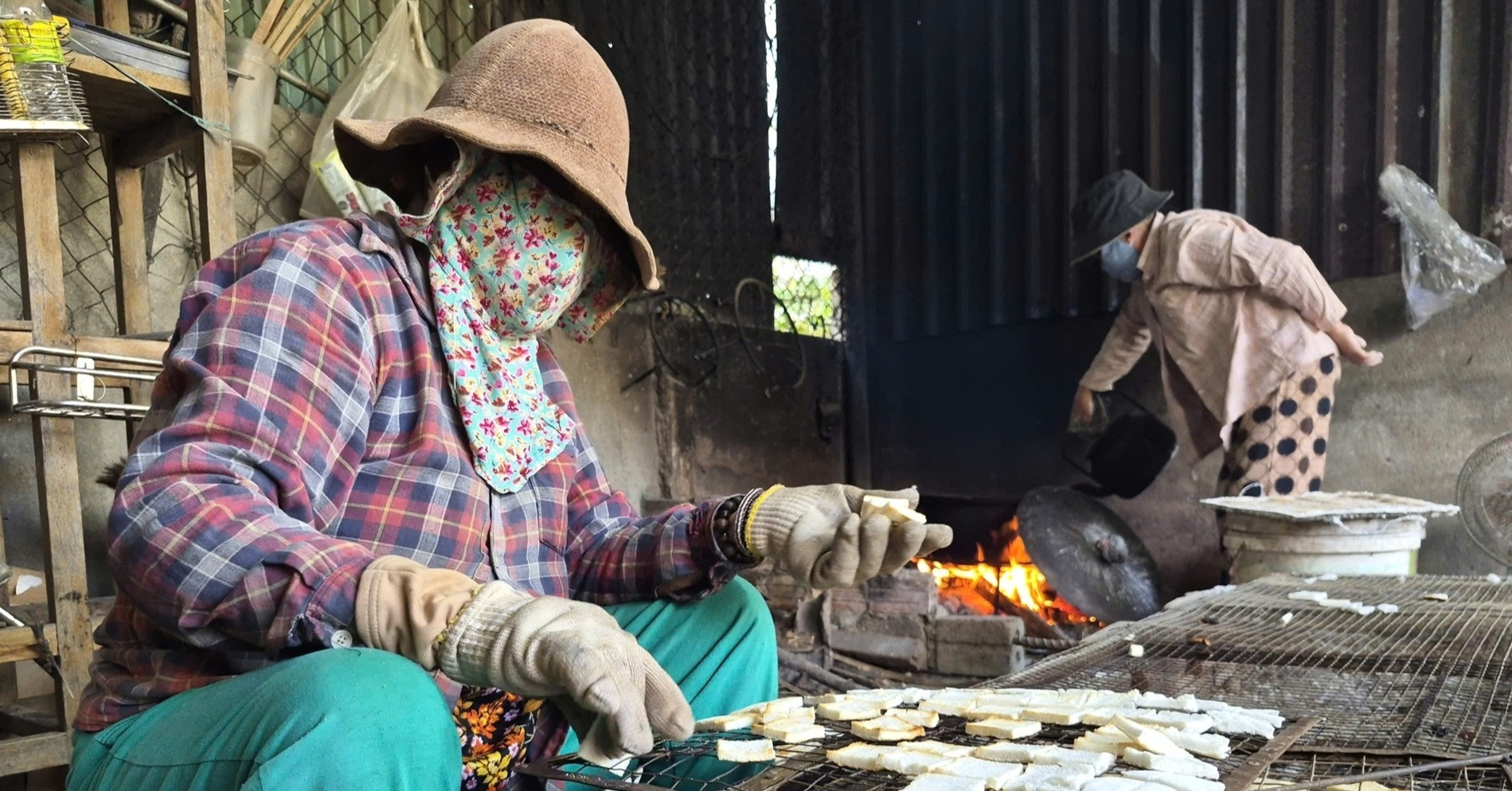 The fire never sleeps: A Da Nang village keeps its Tet tradition alive
