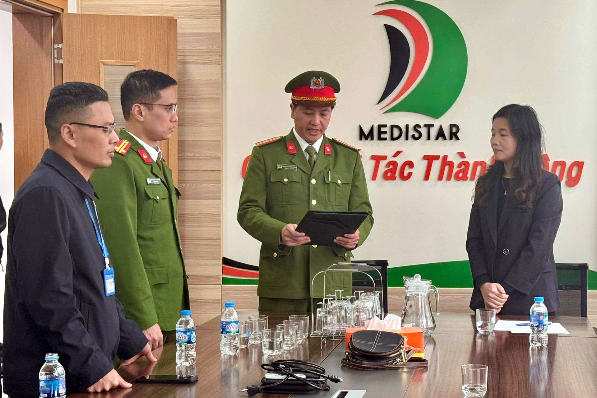 cong an lao cai 9.jpg