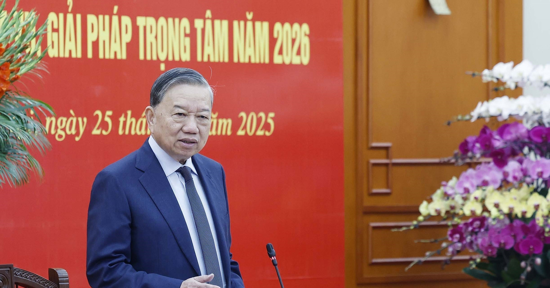 Vietnam’s top leader issues three strategic questions for 2026 reform