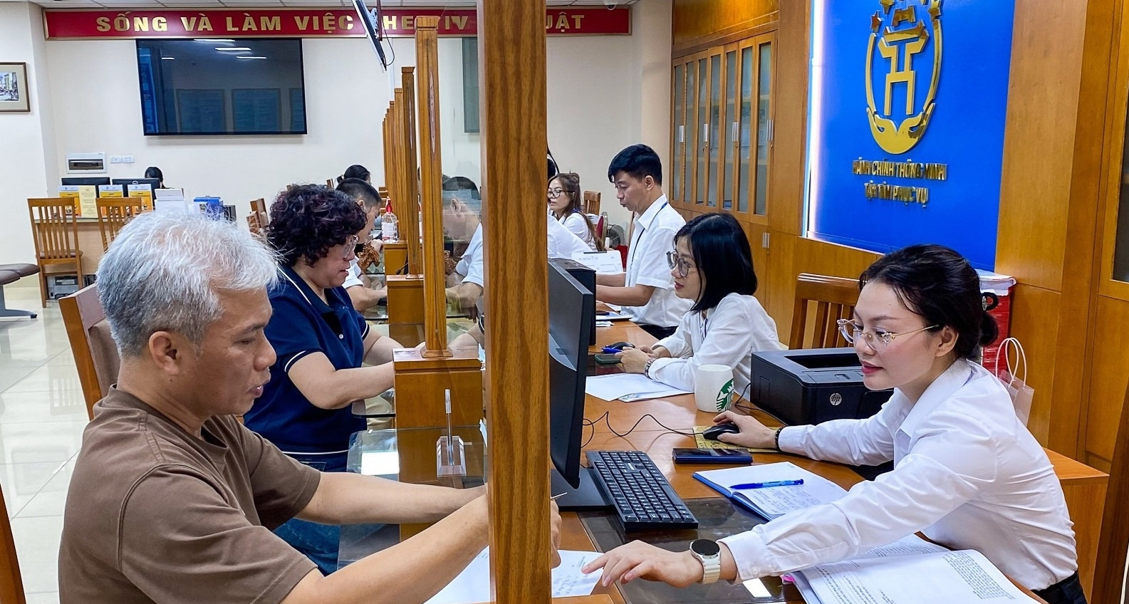 Digital IDs to replace paper records for Vietnamese public employees
