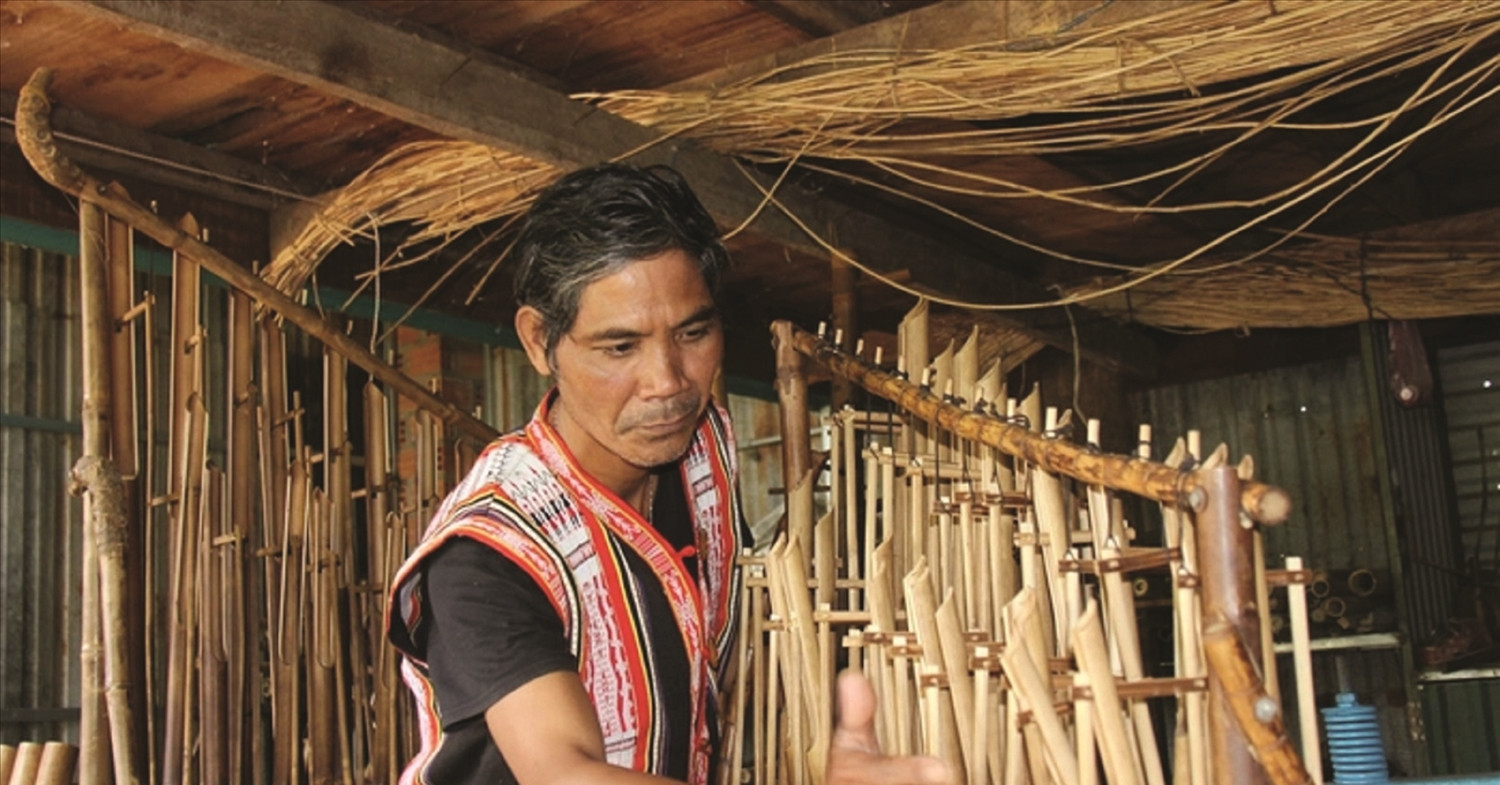 Gia Rai artisan takes ancient music to global stages