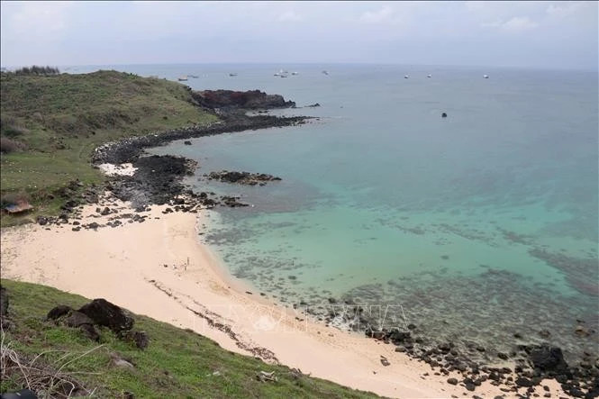 Phu Quy, Nha Trang named among most beautiful destinations along East Sea