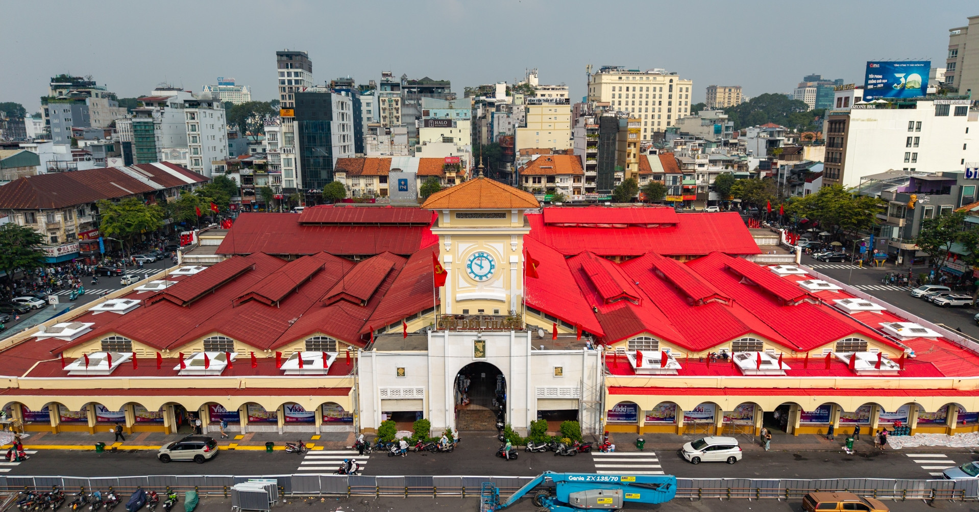 Ho Chi Minh City landmarks undergo facelift for Tet celebrations