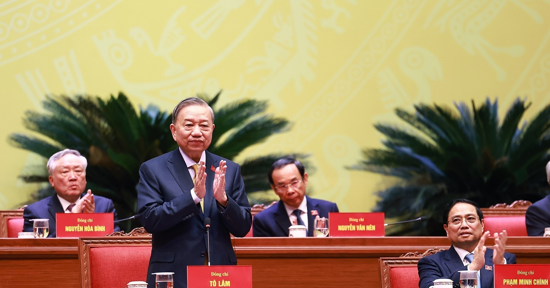 Vietnam announces 200-member Party Central Committee for 14th tenure