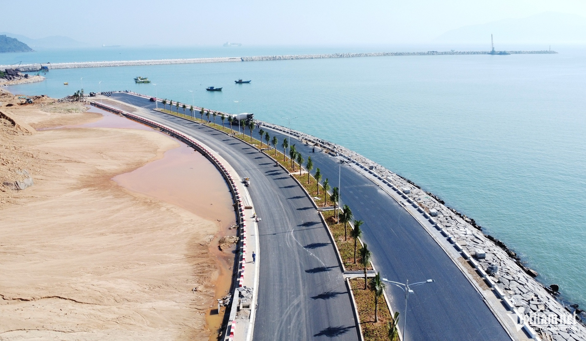 lien chieu seaport3.jpg