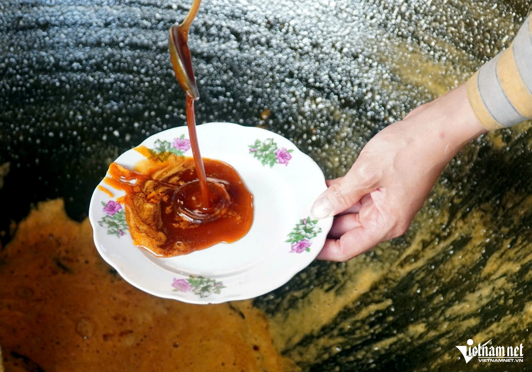 W-a2Xuyên đêm ép mía vẫn không.jpg