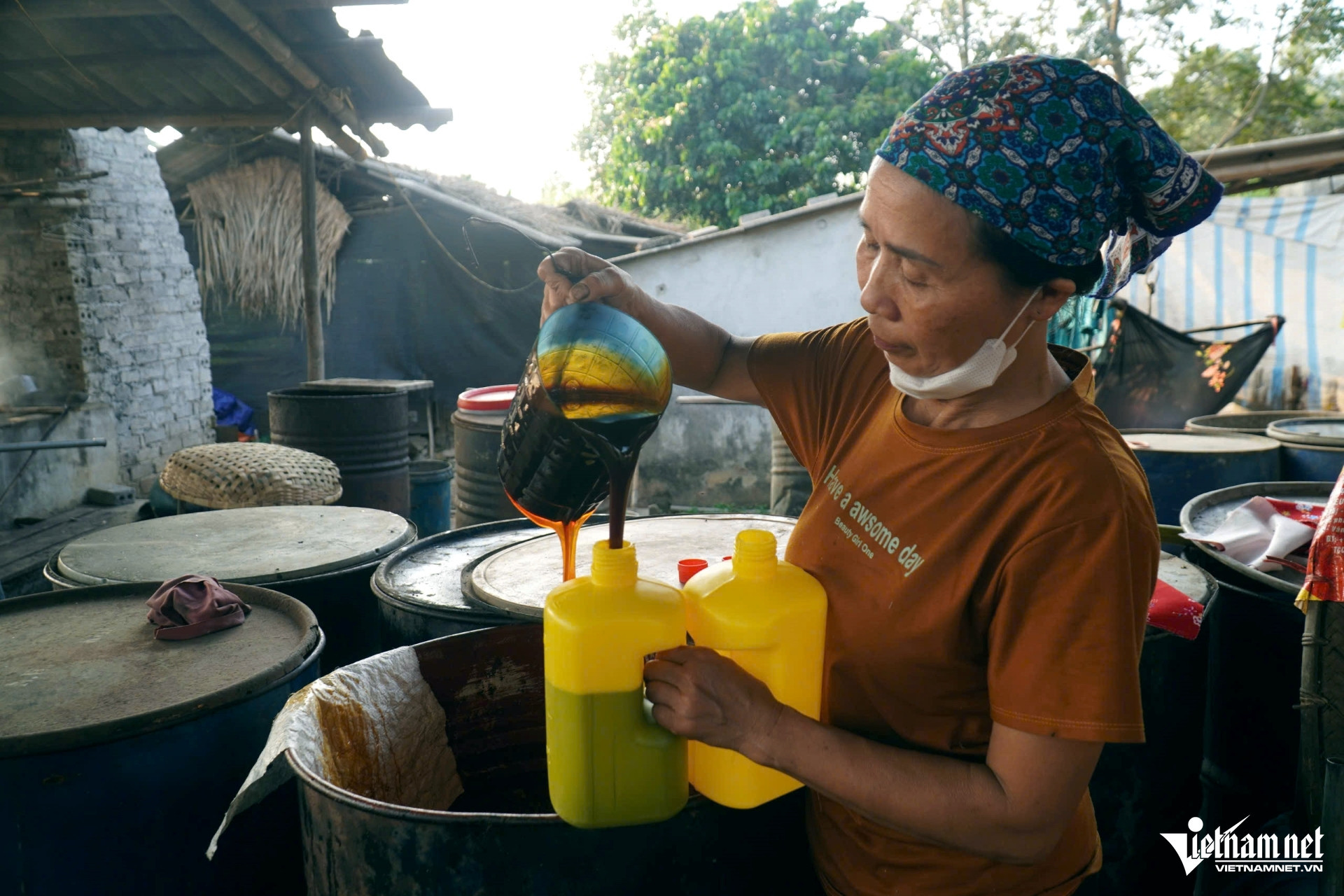 W-a3Xuyên đêm ép mía vẫn không.jpg