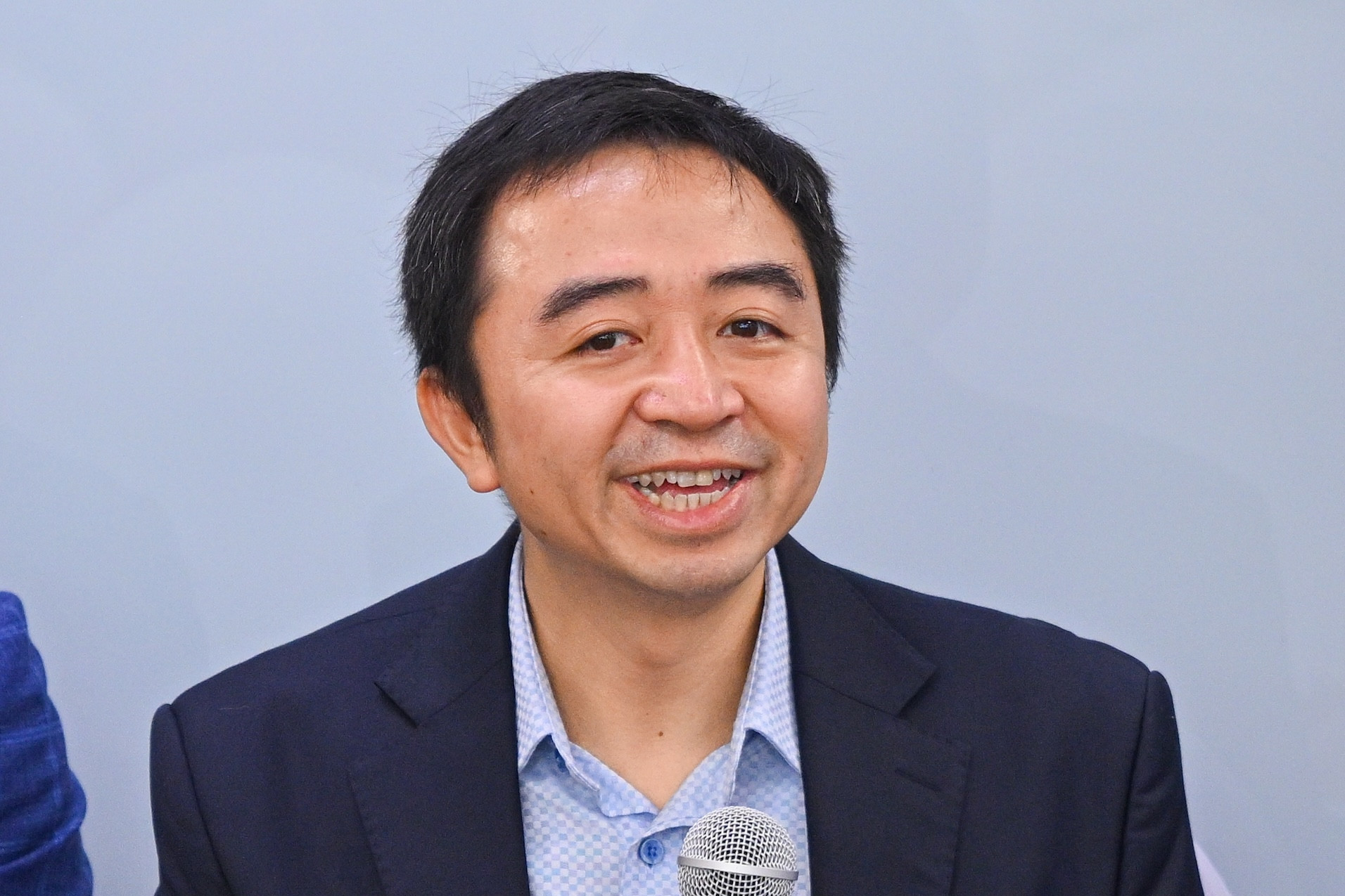 AI PhD explains new ways of learning that combine AI and human interaction