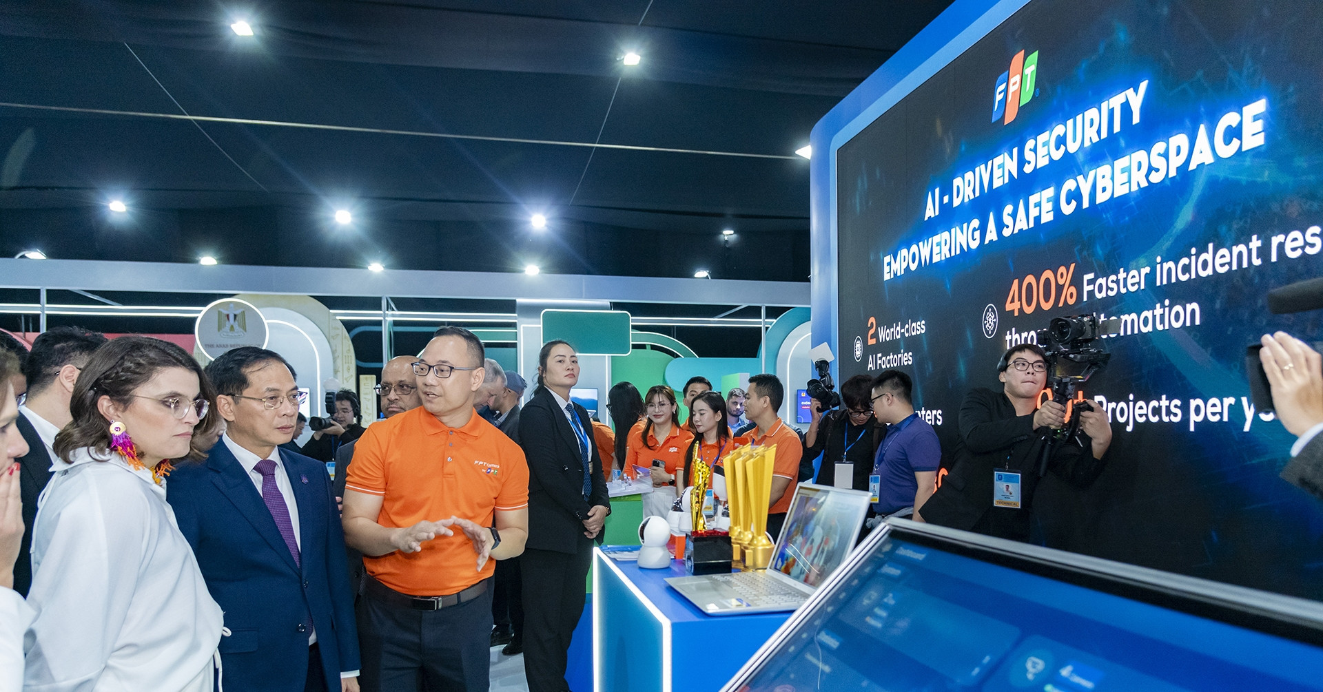 FPT secures over $1.5 billion in new global IT service contracts