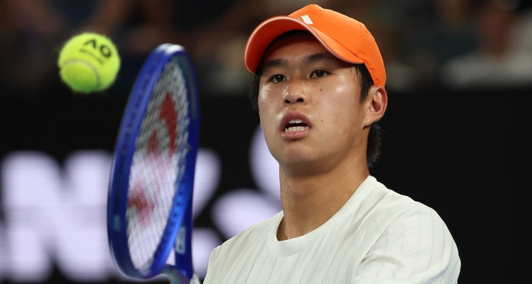 Learner Tien falls to Zverev after intense four-set battle in Australian Open