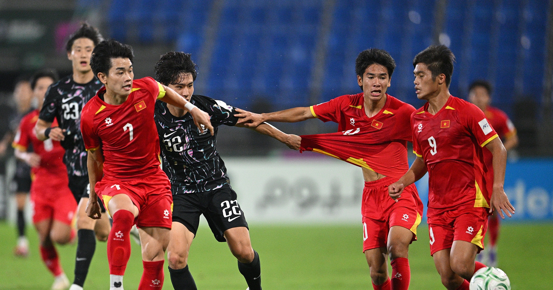 U23 Vietnam and coach Kim Sang Sik stir emotions across South Korea
