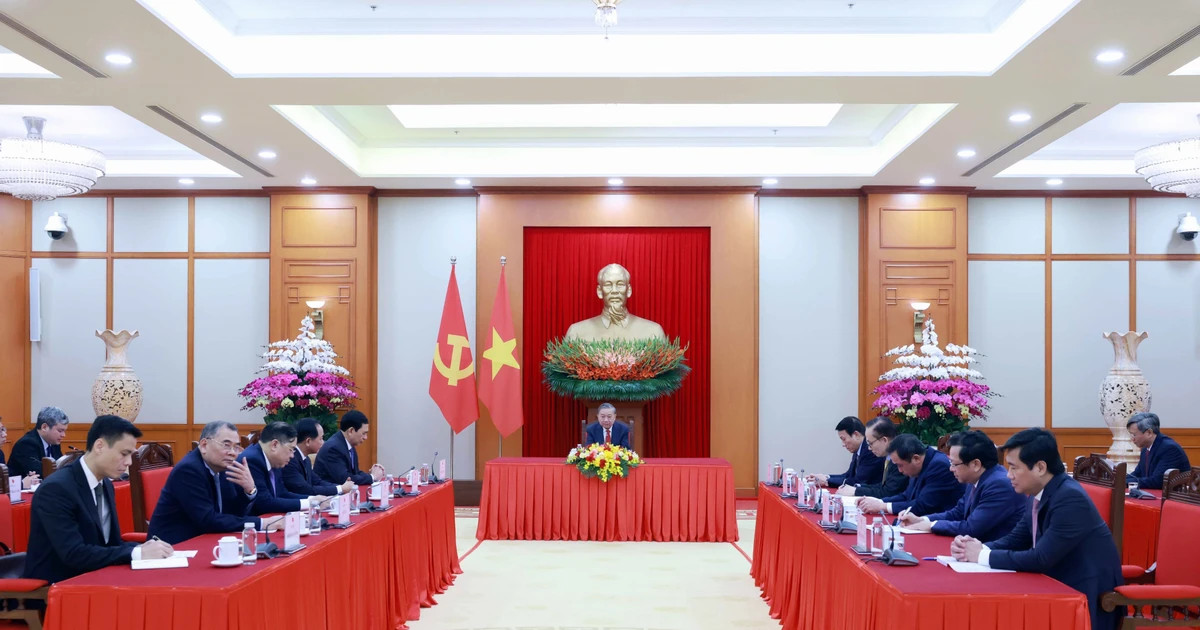 Vietnamese, Cuban Party leaders holds phone talks