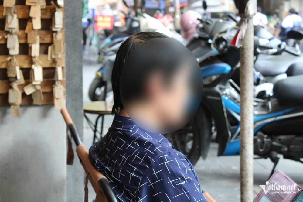 Secret caregiver: the stories of a man who serves the needs of patients