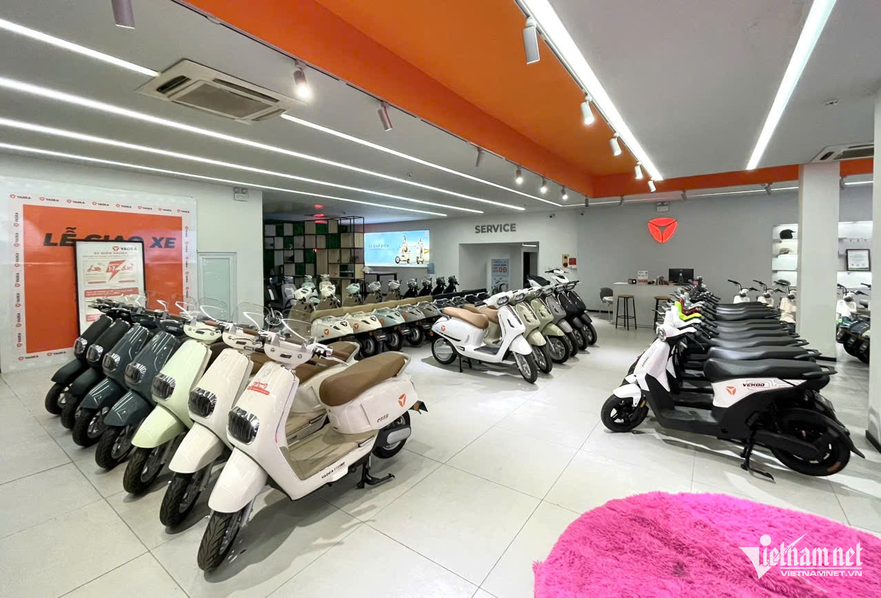 W-Yadea showroom.jpg