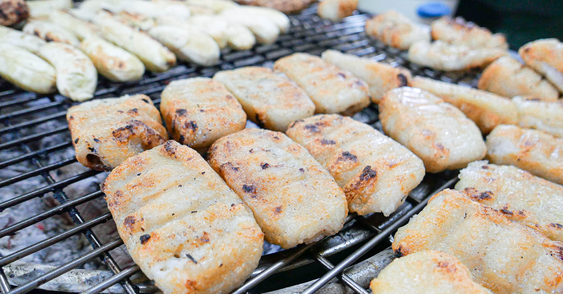 A taste of Saigon: American traveler hails banana treat as world's best dessert