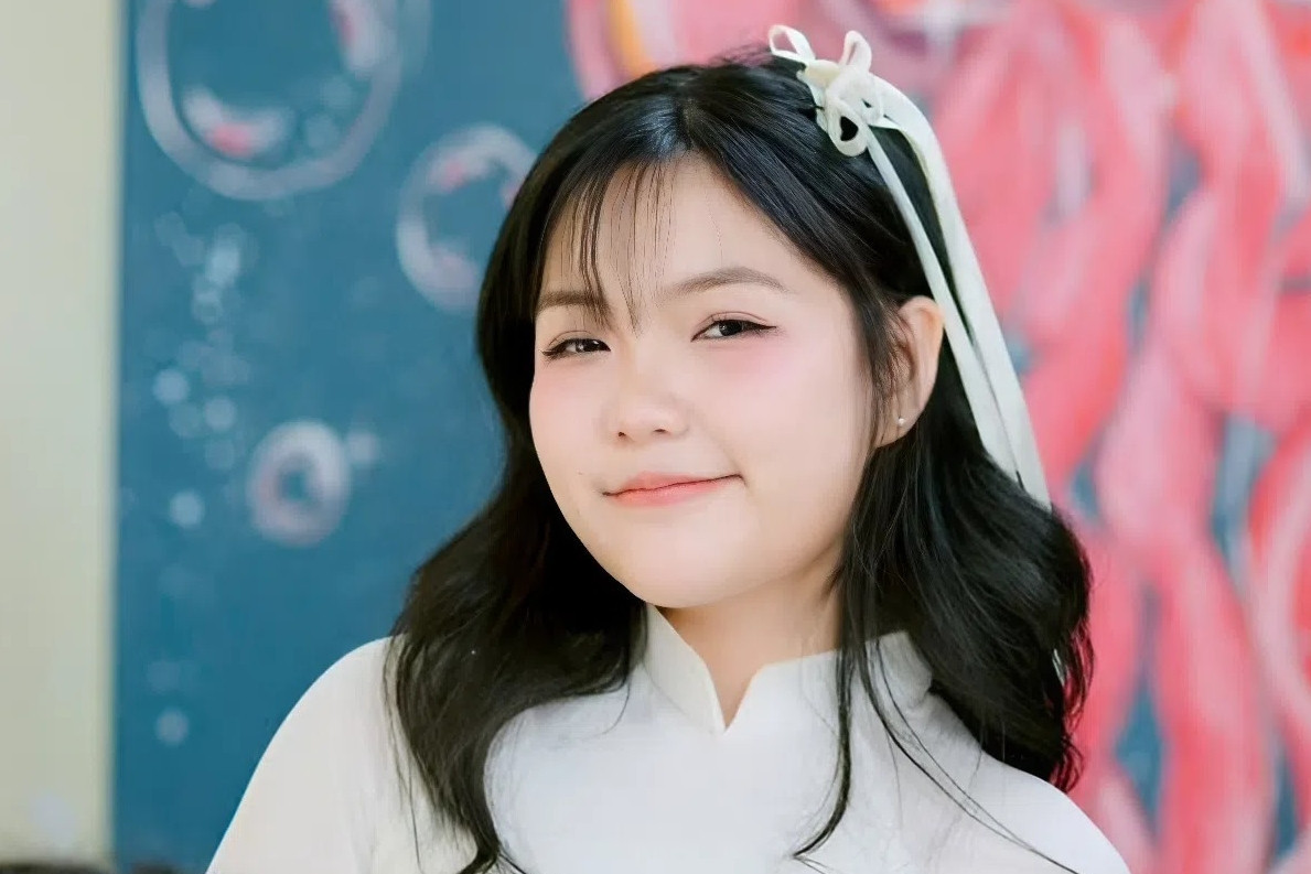 Ethnic minority student rises from border village to national runner-up