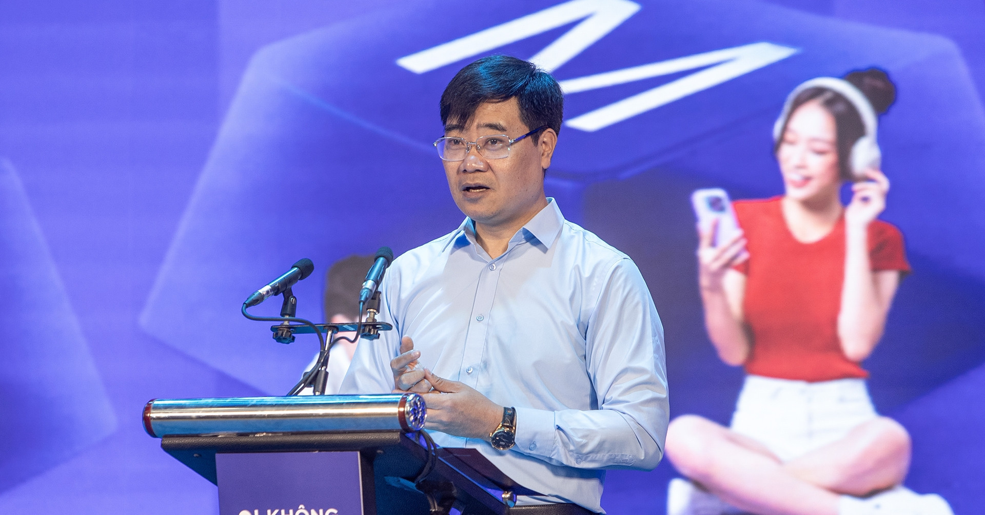 Vietnam cyber official warns of risks in 'I hate my parents' online groups