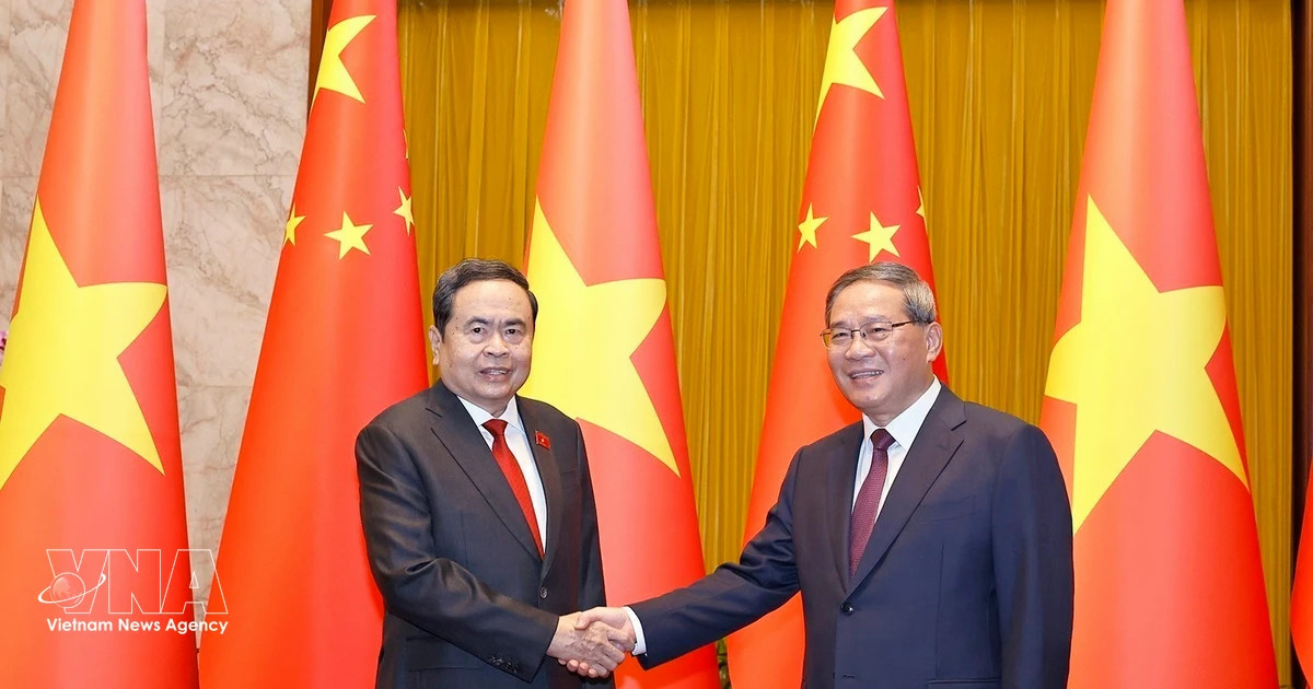 NA President meets with Chinese Premier in Beijing