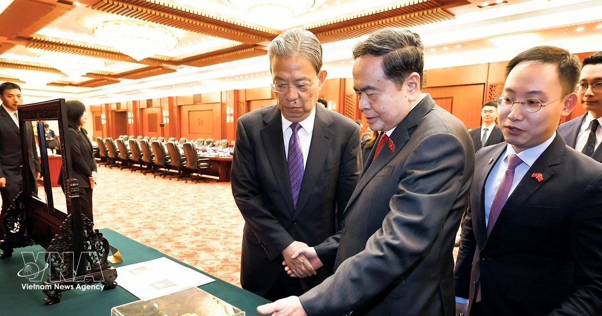 Vietnam, China step up legislative cooperation, experience sharing