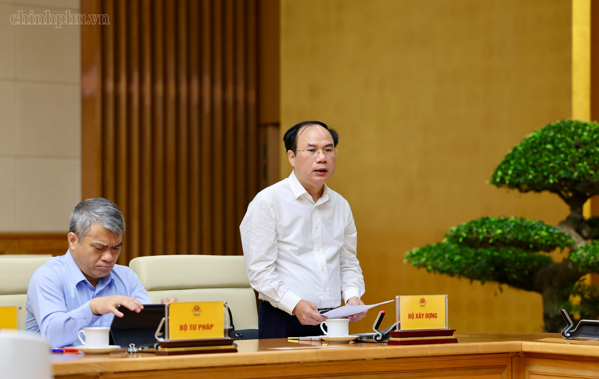 Thứ trưởng Bộ Xây dựng Nguyễn Văn Sinh