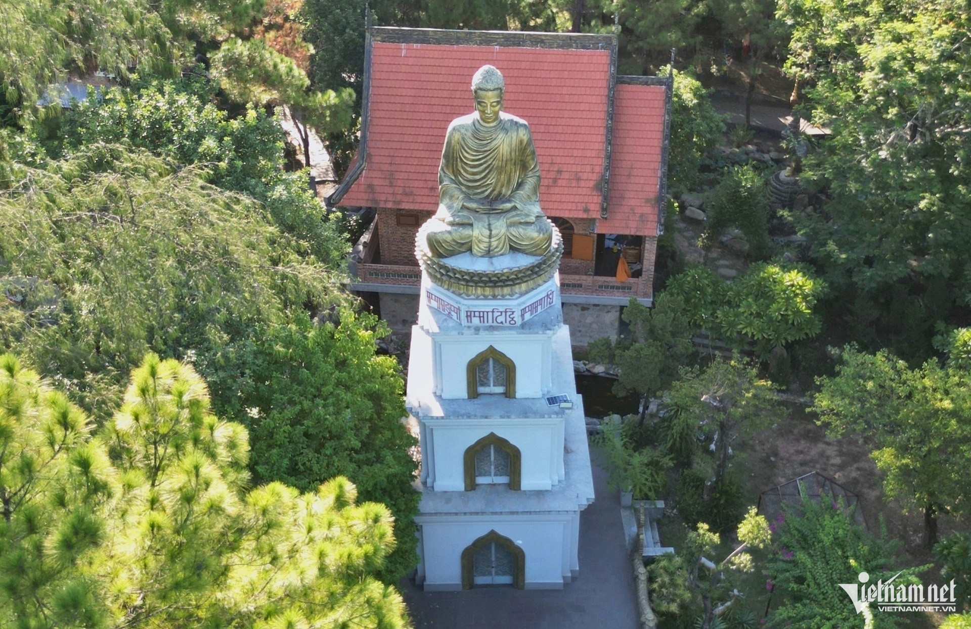 pagoda11.jpg