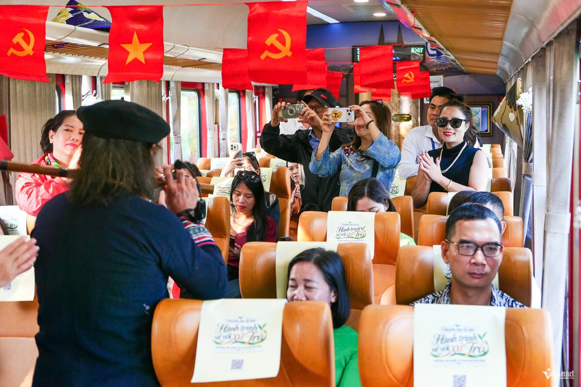 https://static-images.vnncdn.net/vps_images_publish/000001/000003/2026/10/11/w-tau-ha-noi-thai-nguyen-788.jpg