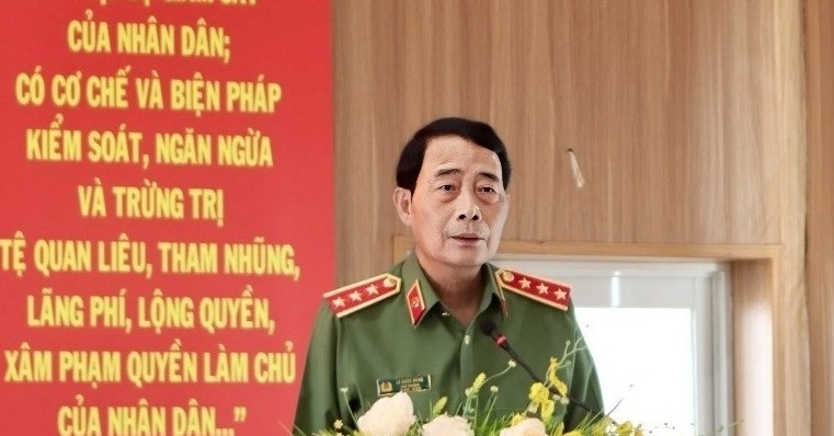 Vietnam to investigate, disclose causes of textbook shortages