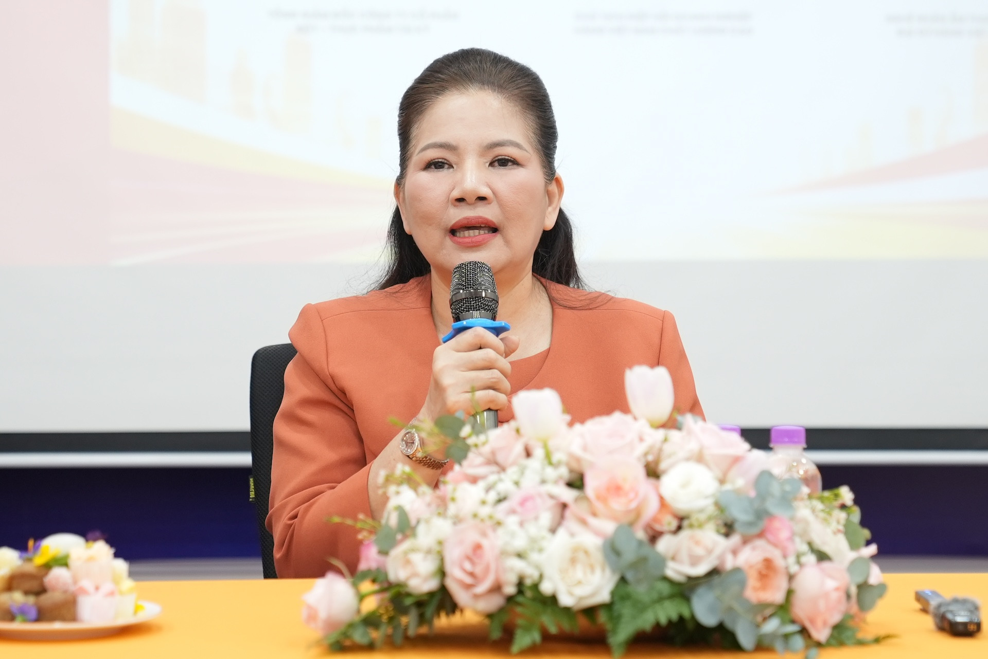 ba thuy loan.JPG