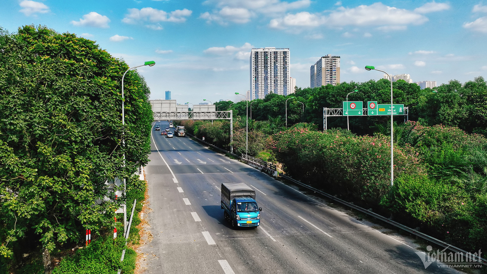 trúc đào, đại lộ thăng long.jpg