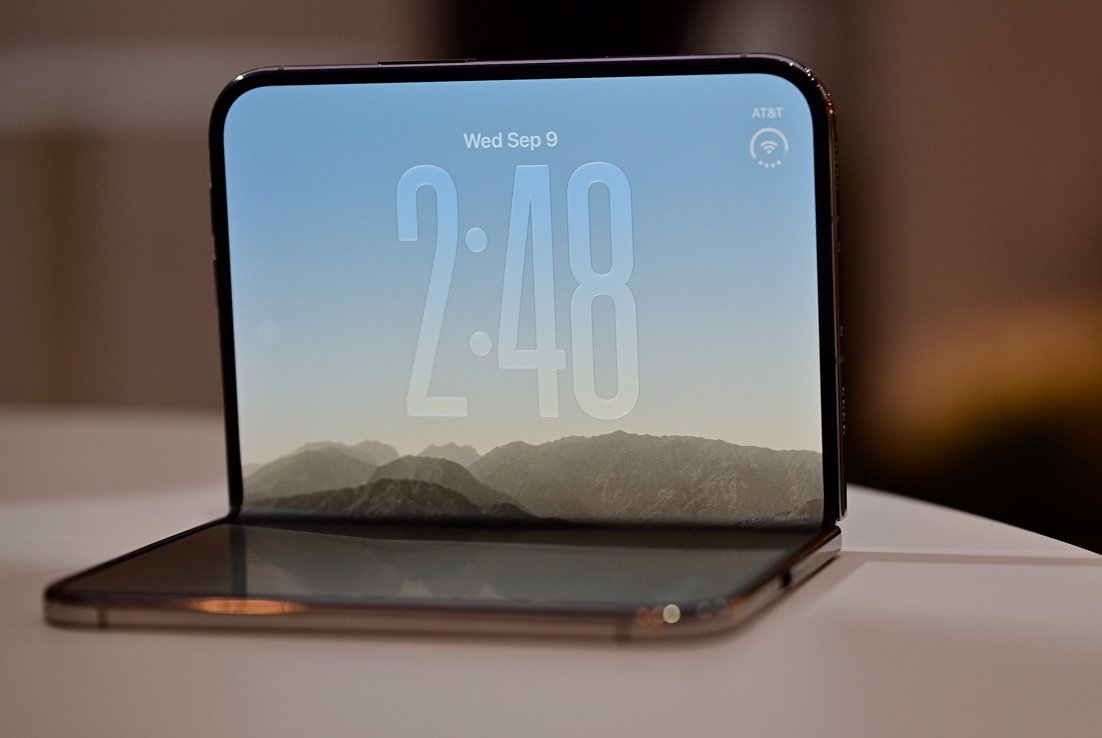 iPhone Duo.png