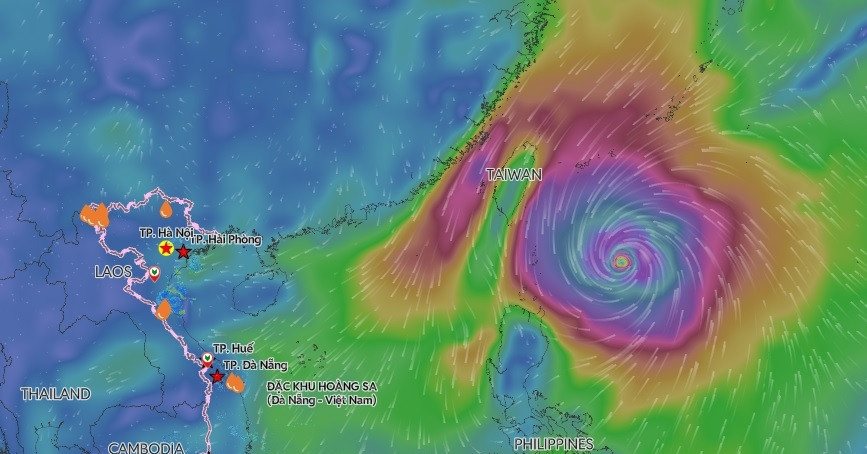 Super Typhoon Champi brings strong winds, high waves to East Sea