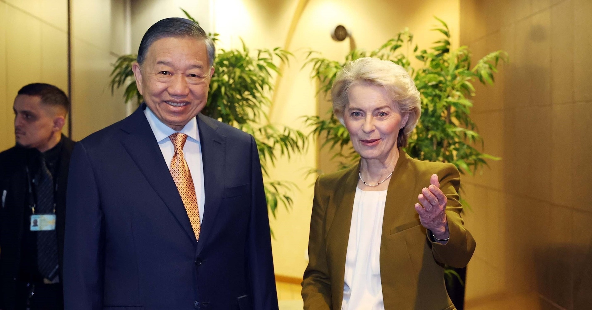 Vietnam, EU eye stronger ties as VN's top leader meets EC President