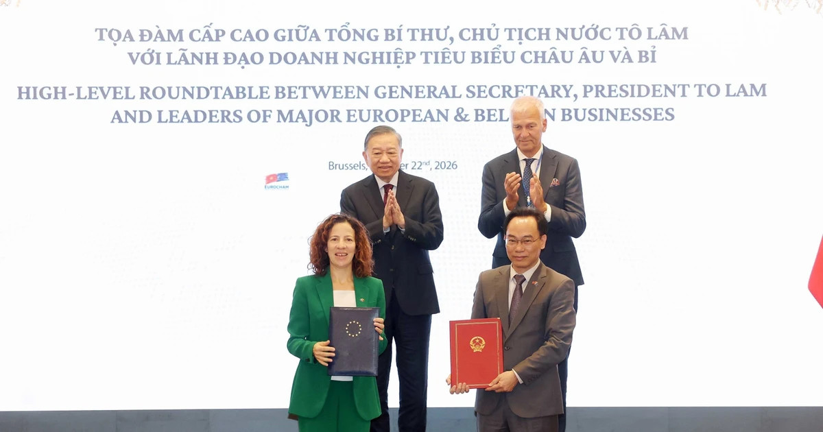 Vietnam's top leader meets European and Belgian business executives