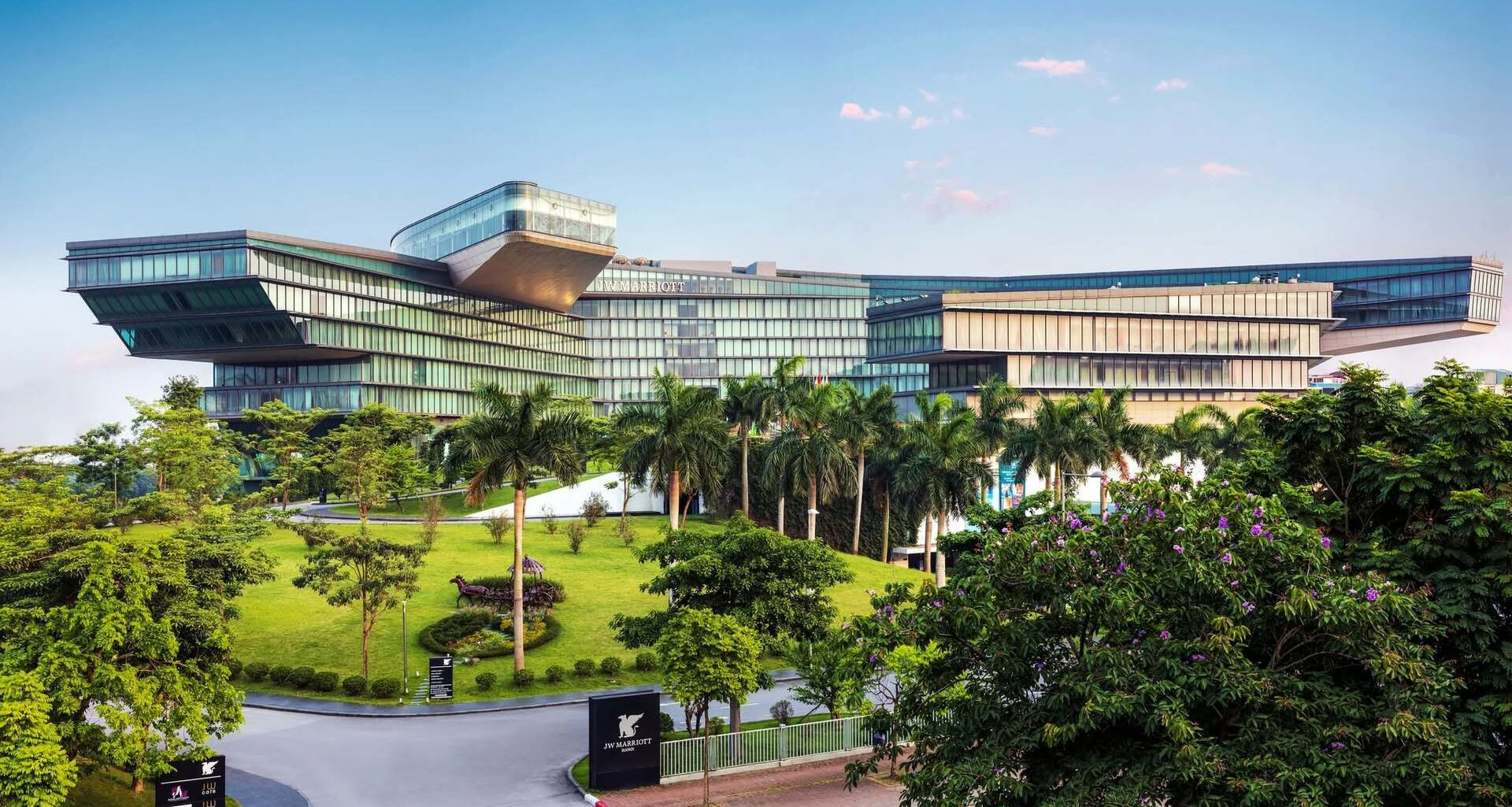 Hanoi luxury hotels linked to G-Dragon, with suites costing $6,000 a night