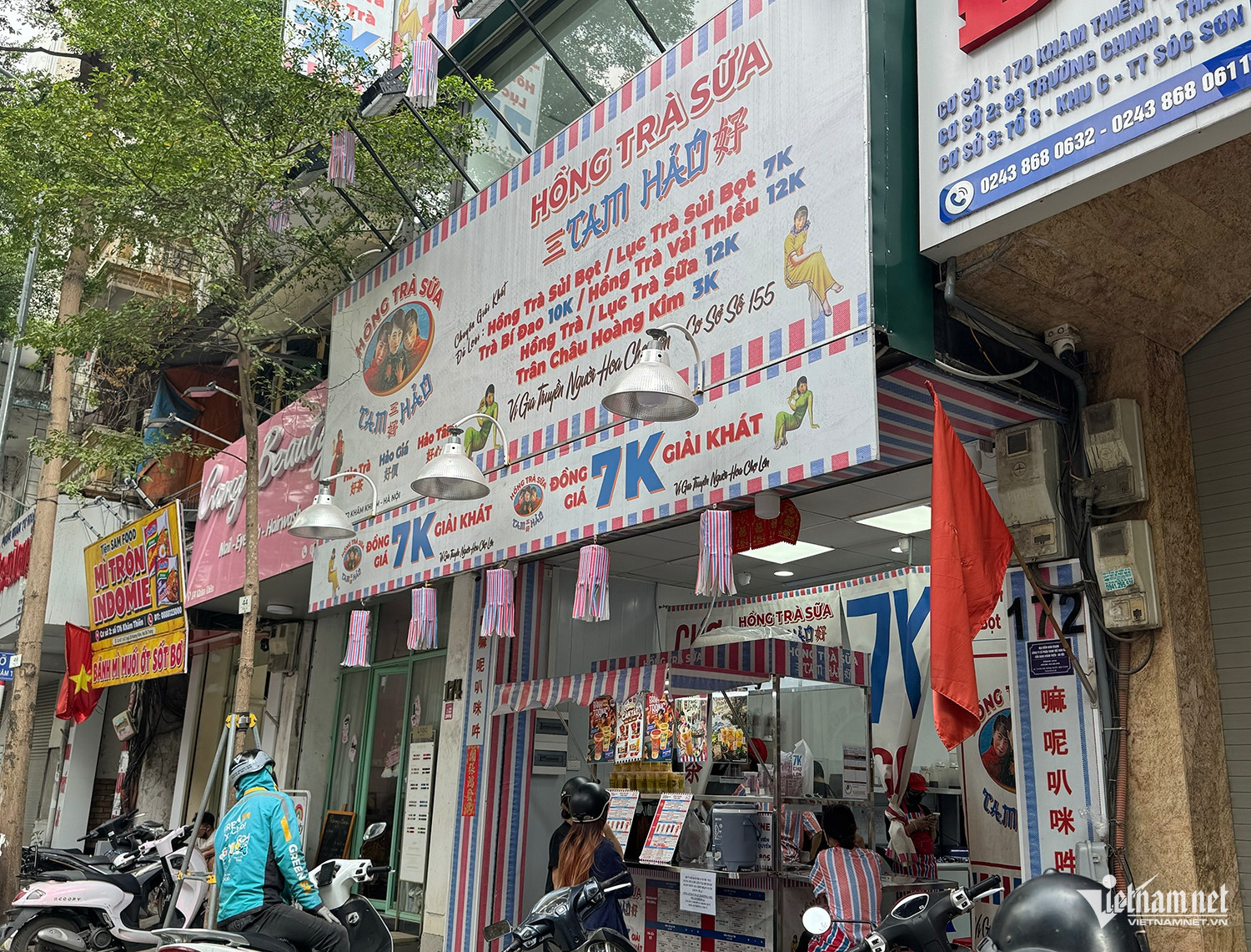 Milk tea from just 27 cents floods Hanoi streets amid price war