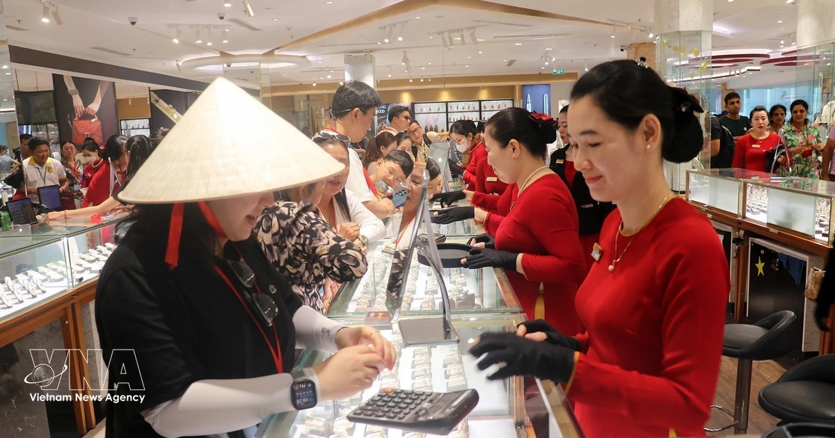 Vietnam seeks to boost shopping tourism