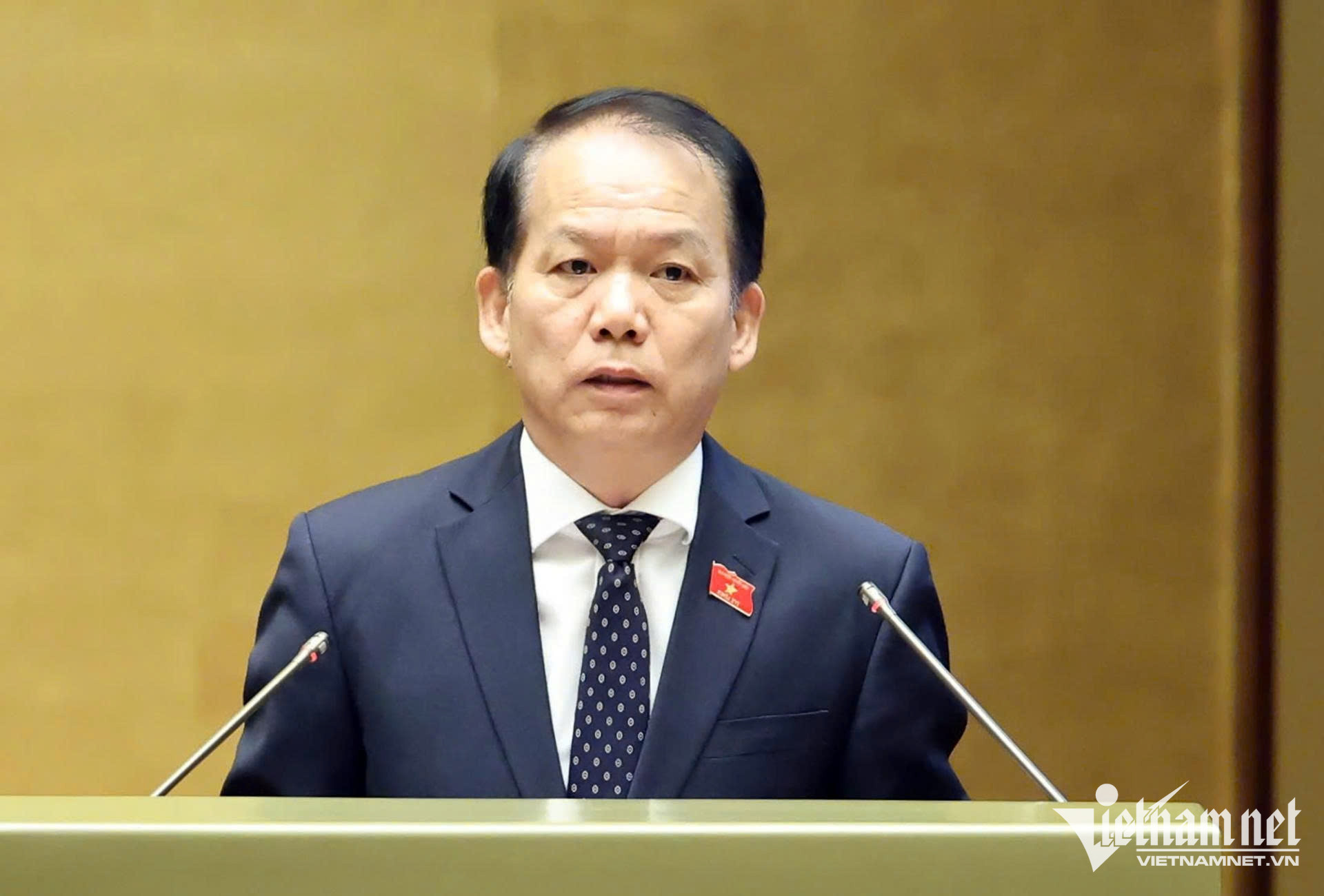 W-Hoàng Thanh Tùng.jpg