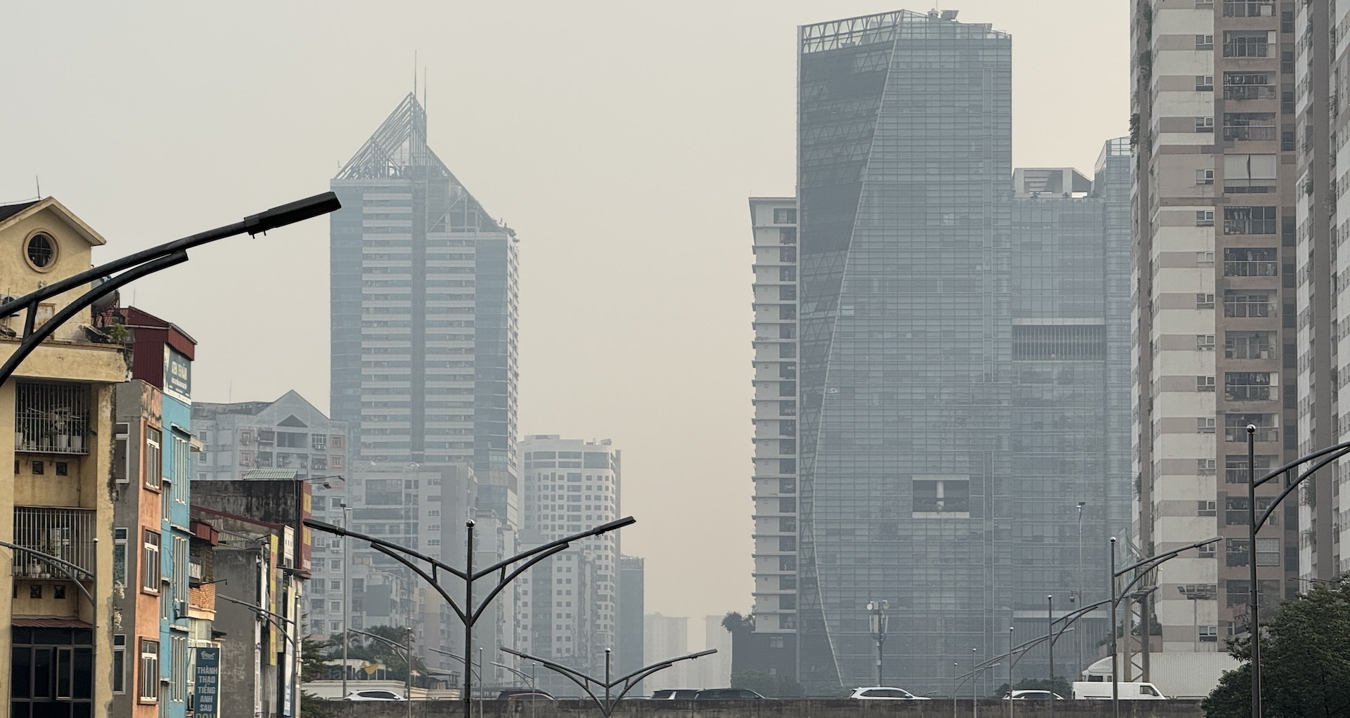 Hanoi ranks world's third most polluted major city on Monday morning