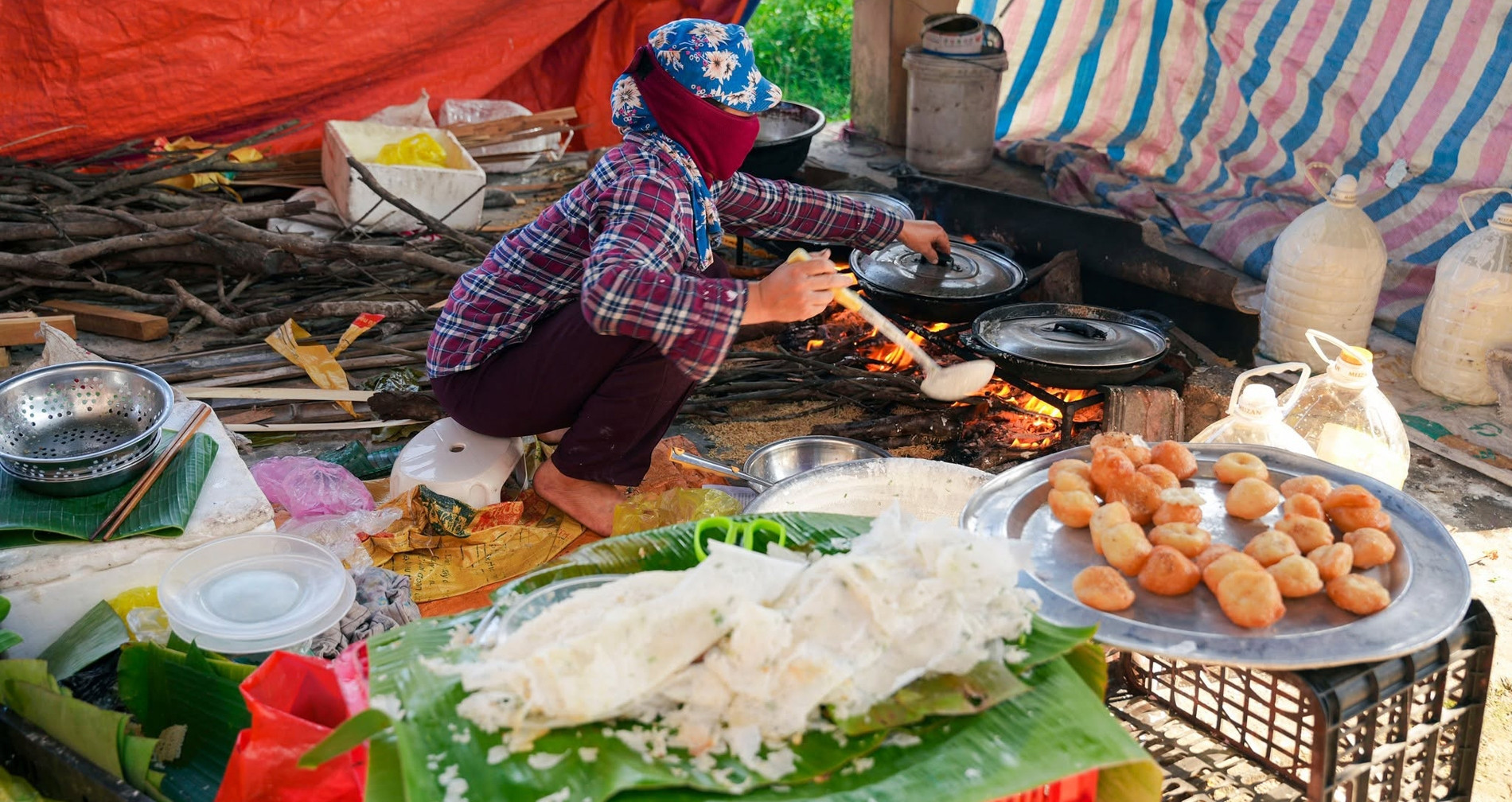 Vietnam's rural market charms visitors with local food and shady trees