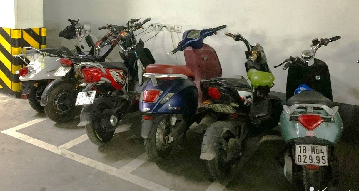 Battery-swapping electric scooters offer a way around Hanoi's charging hurdles