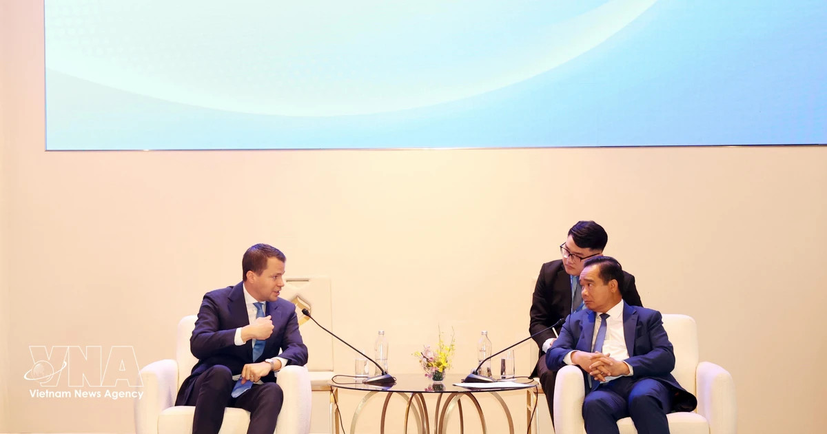 Ho Chi Minh City official welcomes WEF Managing Director
