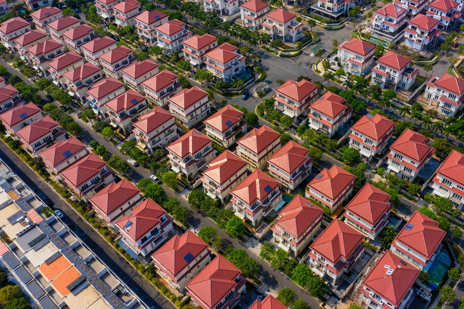 HCMC landed-property prices exceed VND200 mil/m2, transactions stall