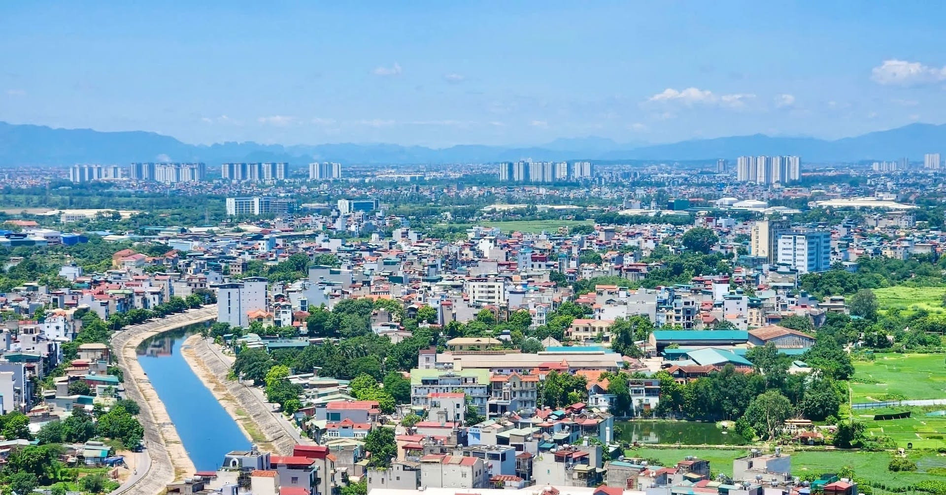 Uneven real estate price fluctuations drive investors to adapt