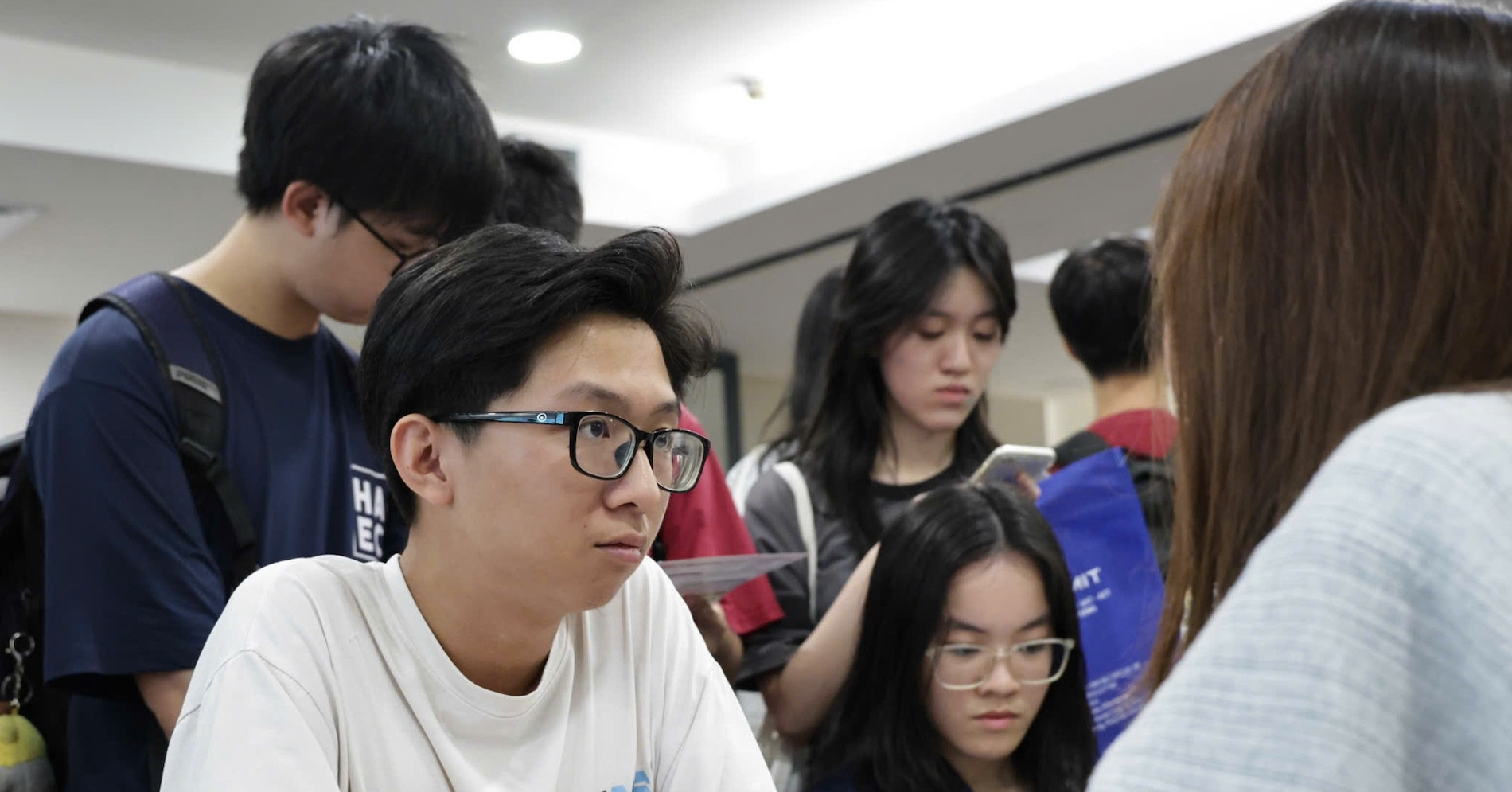 More Vietnamese students turn to China and Singapore for university