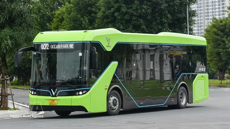 Hanoi adds electric buses on two more routes
